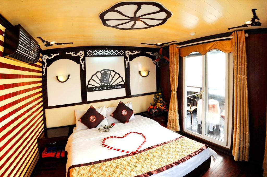 Halong Aurora Cruises Lägenhet Ha Long Rum bild